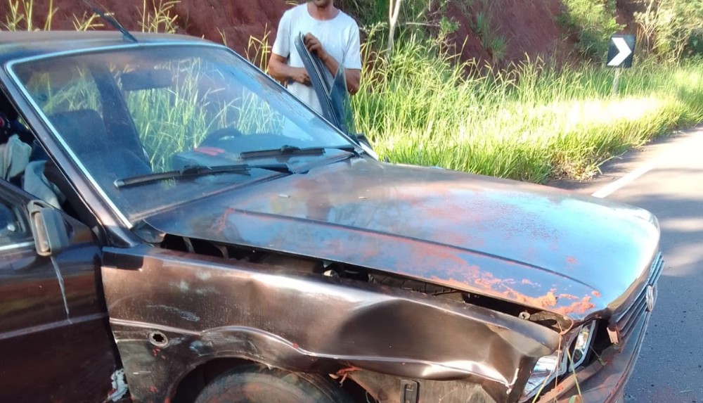 O motorista do santana se evadiu do local