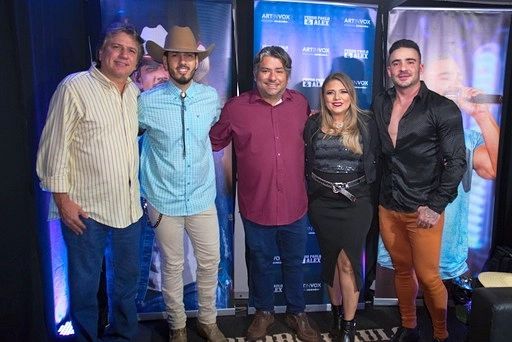 Prefeito Dr. Lúcio Costa, primeira Dama Dixie Costa, Secretário do Estado Pedro Arlei Caravina e a dupla PPA