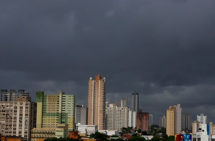 A previsão é de 16°C e 33°C para o leste do Estado