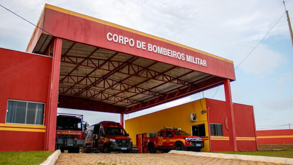  Corpo de Bombeiros de Santa Rita do Pardo controlou as chamas - Foto: Leonardo Henrique