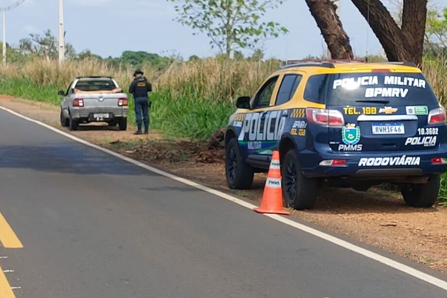 Polícias cobram atenção de motoristas, que devem estar descansados na volta para casa - Divulgação/PMR