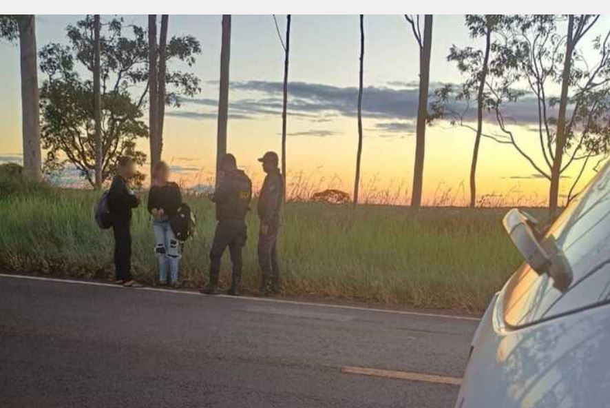 Momento da abordagem as meninas da rodovia MS-040 - Foto: Reprodução