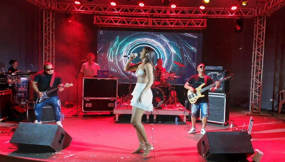 Cantora Juliana Monteiro, irá se apresentar pela segunda vez no evento - Foto: Elenize Oliveira