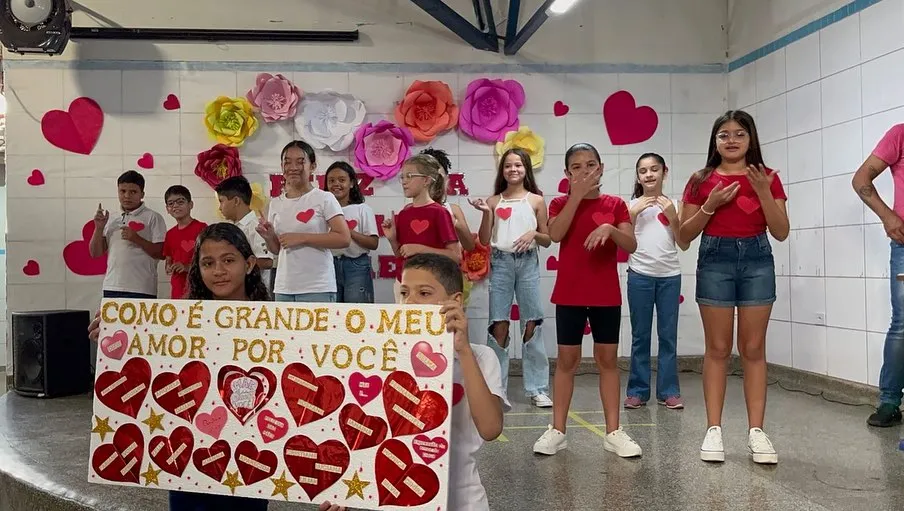 Escola Municipal de Santa Rita do Pardo realiza comemoração especial do Dia das Mães