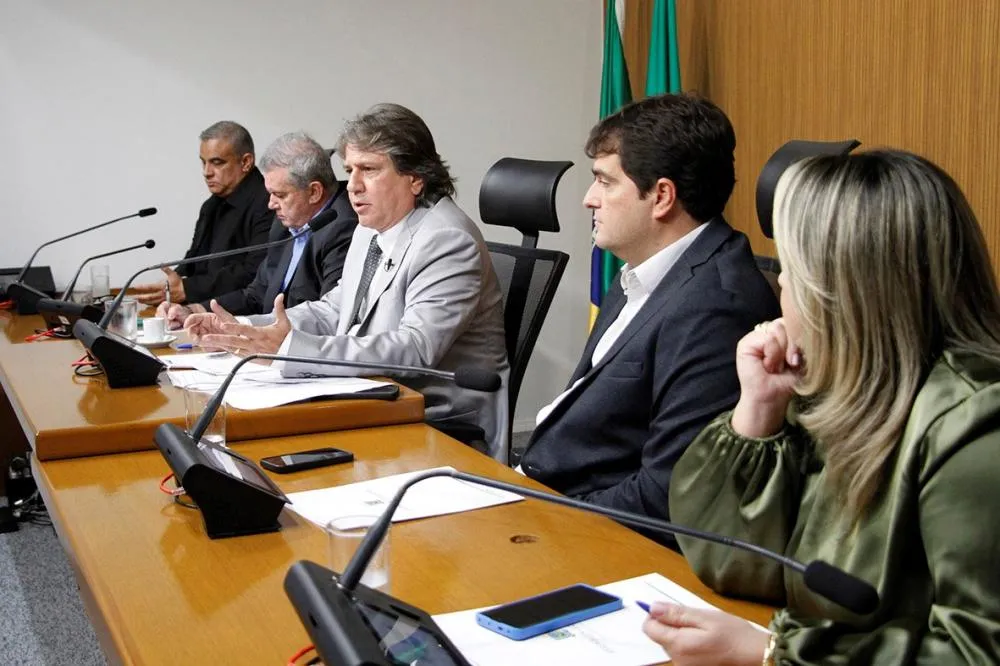 Integrantes foram empossados para a gestão do grupo de trabalho proposto e coordenado pelo deputado estadual Caravina - Foto: Wagner Guimarães
