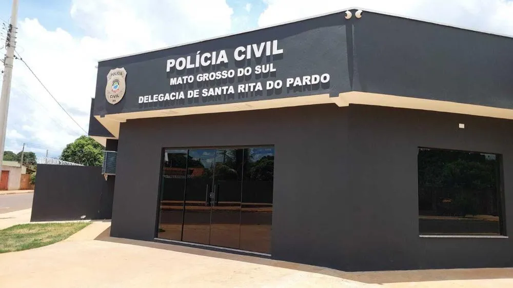  A vítima procurou a Delegacia de Polícia Civil de Santa Rita do Pardo, onde o caso foi registrado como crime de estelionato e está sendo investigado. 