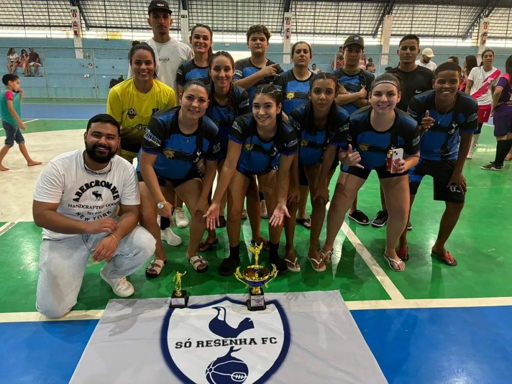 Evento reúne mais de 70 mulheres em uma emocionante disputa, com destaque para o time Meninas da Vila como campeão do torneio