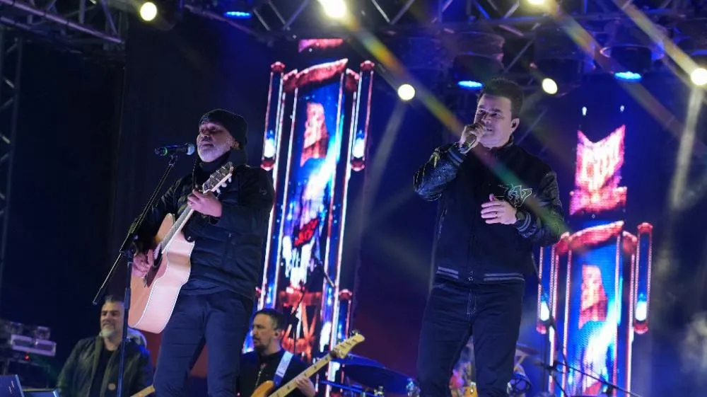 Rick e Renner se apresentaram na primeira noite da festa