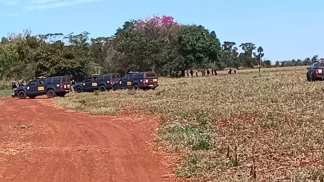 Equipes da Força Nacional em nova área de ocupações indígenas, em Douradina