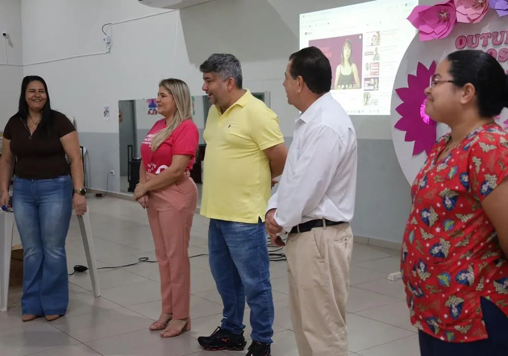  Prefeito Dr. Lúcio Costa, o vereador Nide, e a primeira-dama e secretária de Assistência Social, Trabalho e Habitação Dixie Costa