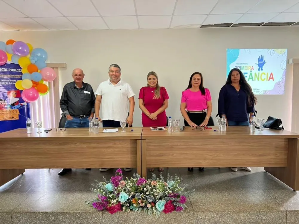 O evento reuniu autoridades locais