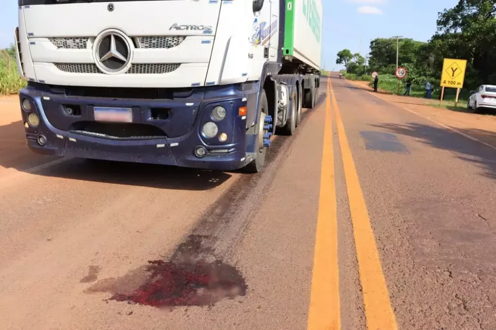 Marcas de Sangue na rodovia - Foto: Osmar Veiga