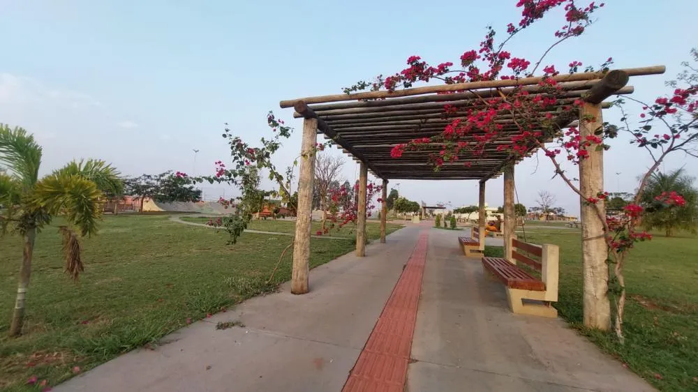 Praça Helena Vitiritti, em Bataguassu. - Foto: Rafael Oliveira.