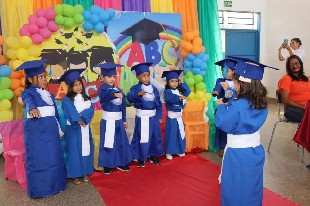 O evento contou com a presença de familiares, professores e autoridades locais
