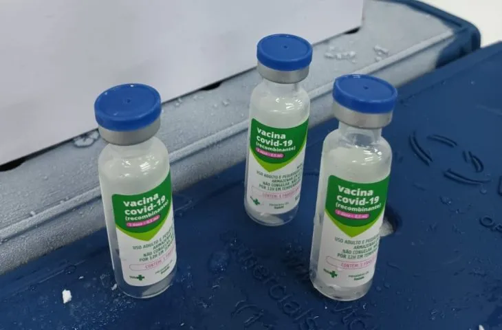As vacinas serão distribuídas aos 79 municípios do estado