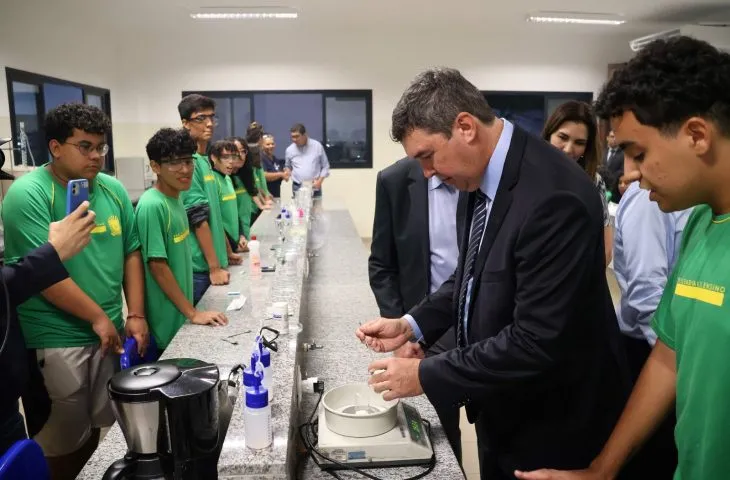 O Governo do Estado, por intermédio da SED (Secretaria de Estado de Educação), investiu nos últimos dois anos mais de R$ 250 milhões. - Foto: Álvaro Rezende.