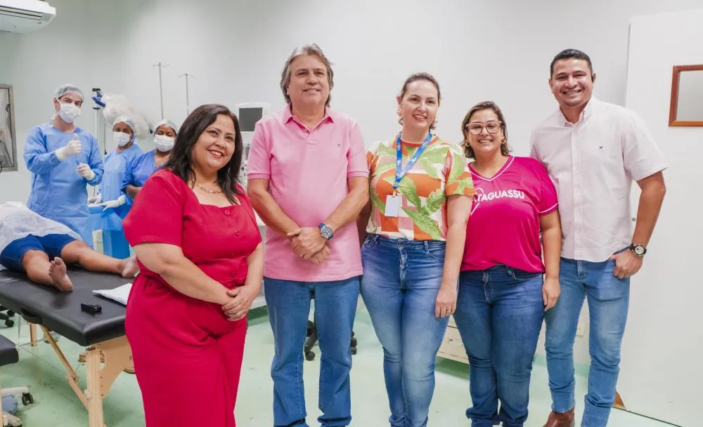 Deputado ao lado da superintendente de Gestão Estratégica da Secretaria de Estado de Saúde, Maria Angélica e dos secretários de saúde de Bataguassu, Brasilândia e Santa Rita do Pardo - Fotos: Jhony Silva