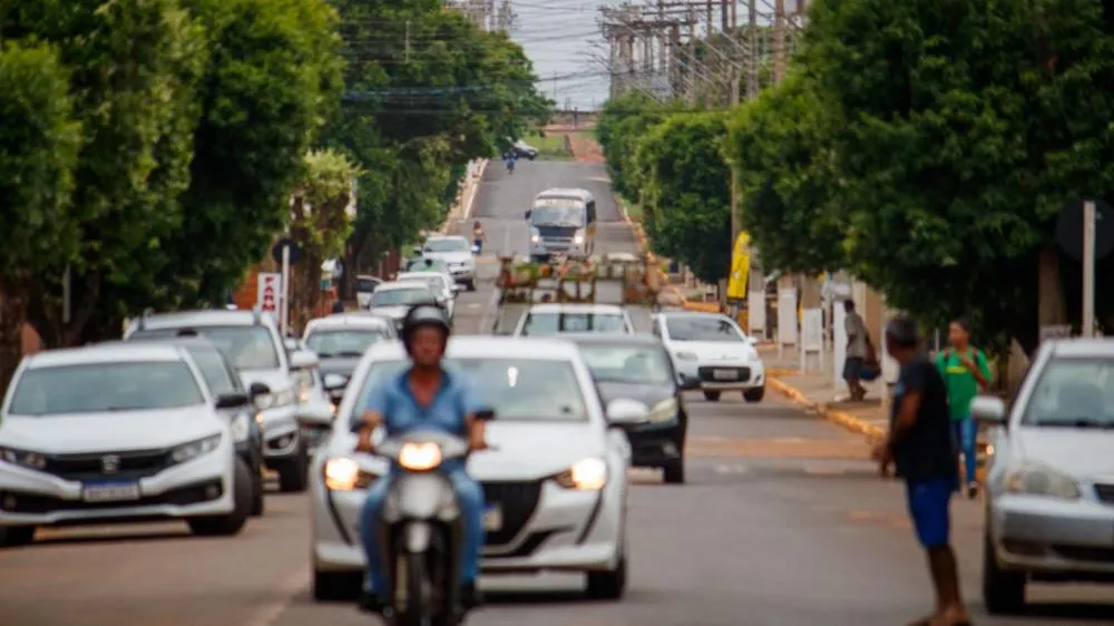 Movimentação em avenida do Centro de Santa Rita do Pardo - Foto: Leonardo Henrique/Cenário MS