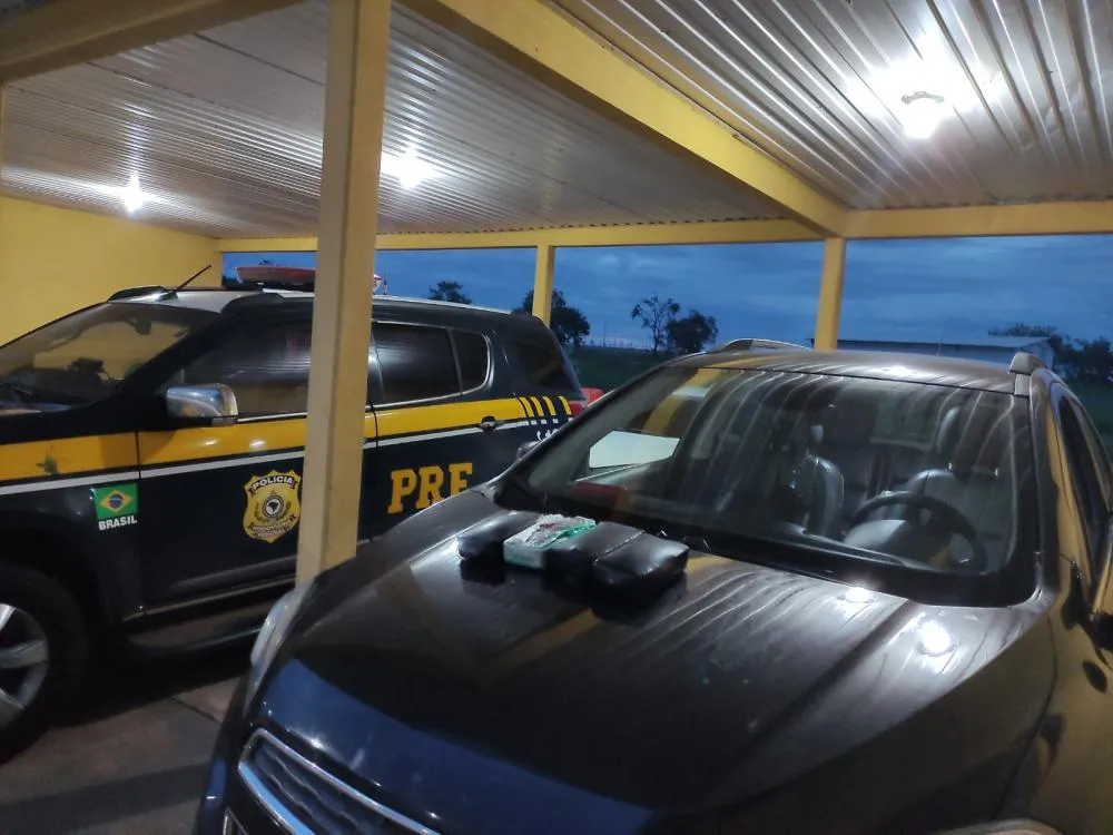 Diante dos fatos, a mulher foi presa em flagrante e encaminhada à Delegacia de Polícia Civil de Bataguassu. - Foto: PRFMS.