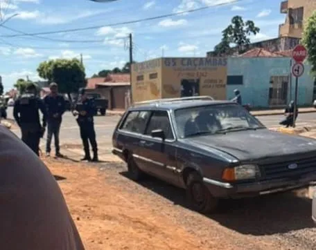 O condutor da Belina tentou fugir, mas foi alcançado pela equipe da Polícia Militar - Foto: WhatsApp Cenário MS