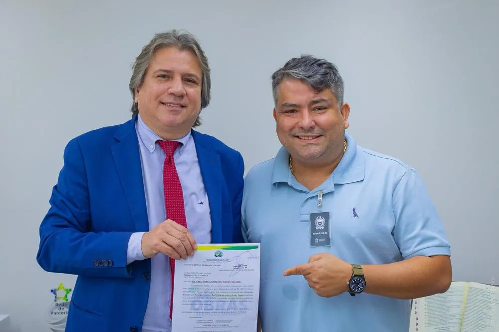 Prefeito de Santa Rita do Pardo, Dr. Lúcio Costa, se reuniu com o deputado estadual Caravina