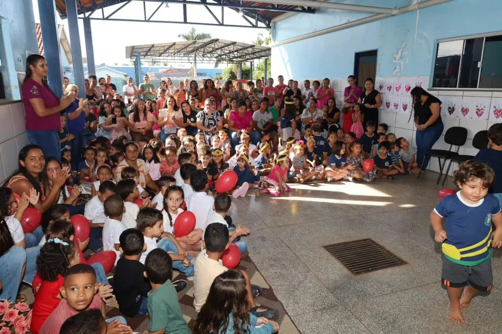 O evento reuniu a comunidade escolar em um ambiente de grande alegria e afeto
