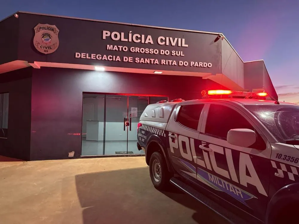 Condutor tentou se esconder em casa, mas foi abordado e teve o veículo apreendido - Imagem | Cenário MS