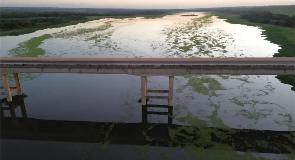Crise no Rio Pardo chega a Santa Rita do Pardo enquanto nova hidrelétrica avança no licenciamento