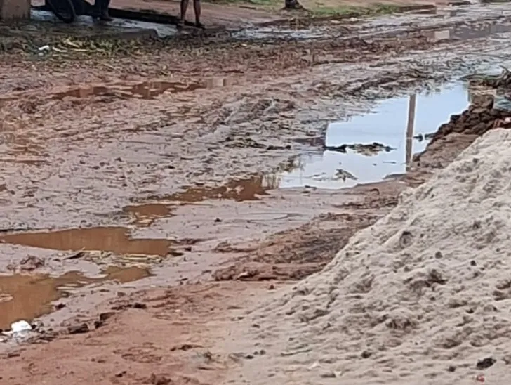 Vereadores Messias e Tafarel cobram soluções para a Rua Pedro Celestino e Prefeitura notifica empresa