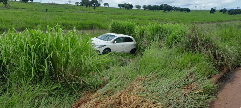 O veículo aquaplanou e perdeu o controle antes de capotar - Foto: Cenário MS