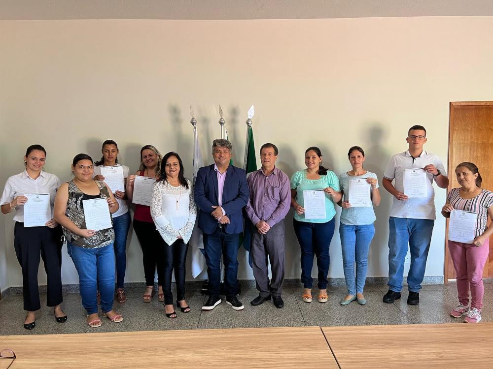 Ato marcou início da carreira dos novos servidores municipais