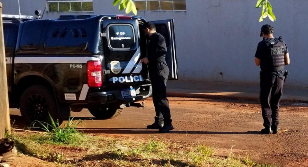 Arma, munições e aves silvestres foram encontradas durante revista da Operação Securitas - Foto: Cenário MS